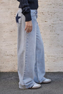 Low-rise star jeans