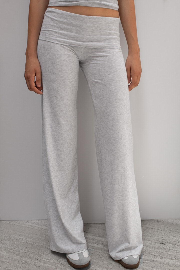 Cuffed pants with wings – Subdued