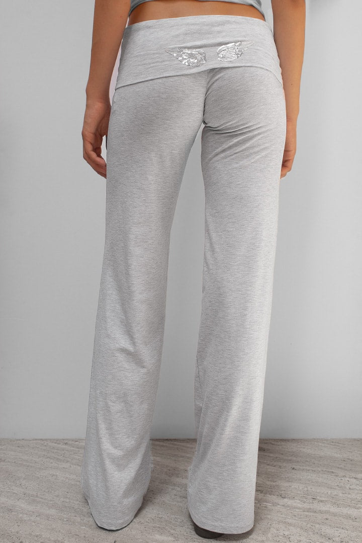 Cuffed pants with wings – Subdued