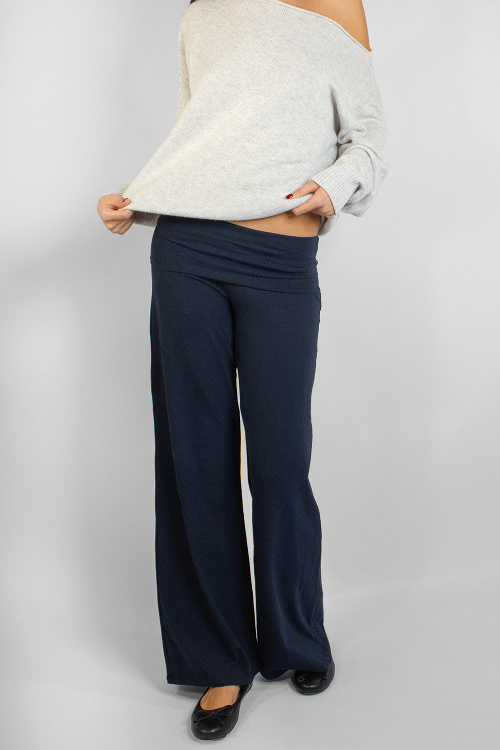 Cuffed pants with wings – Subdued