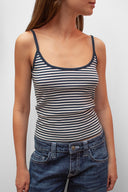 Scoop neck top