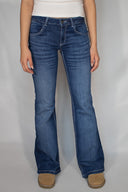Low-waist flare jeans