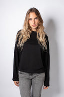 Long-sleeved crew-neck T-shirt