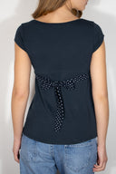V-neck T-shirt with ribbon
