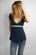V-neck T-shirt with polka dot ribbon