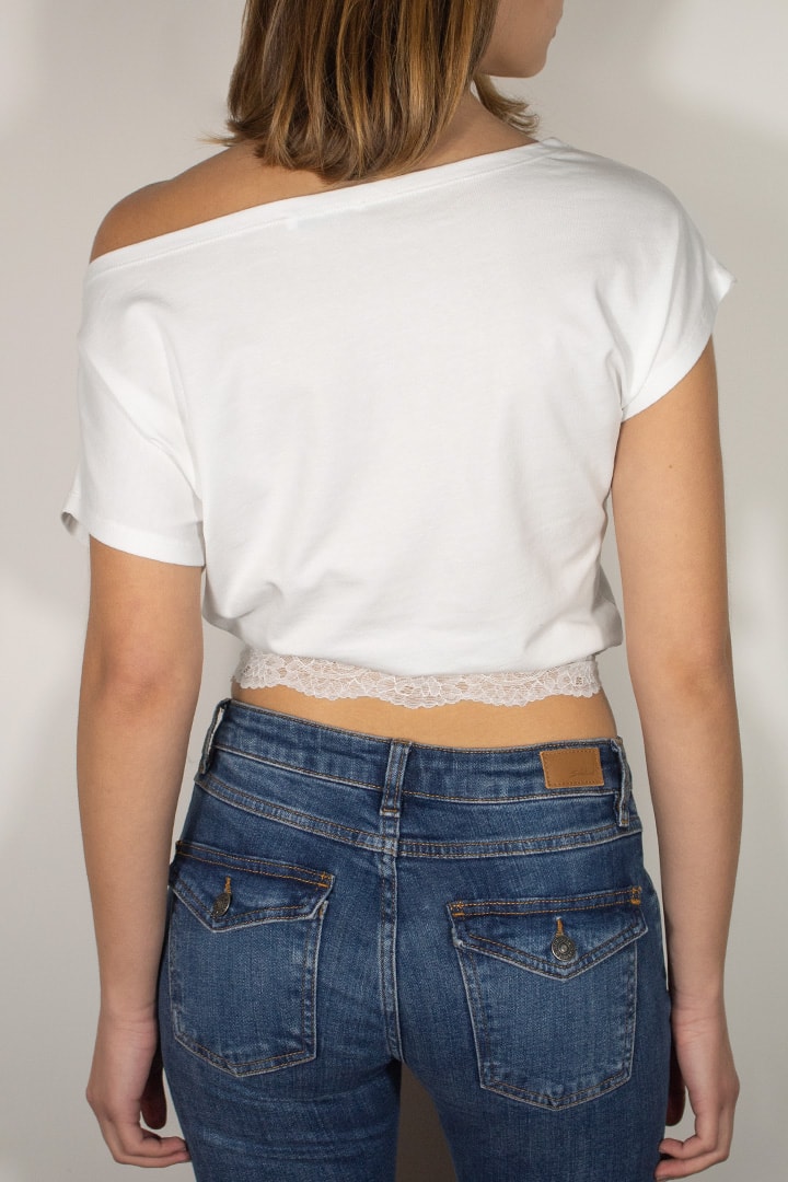 Lace boat-neck T-shirt – Subdued