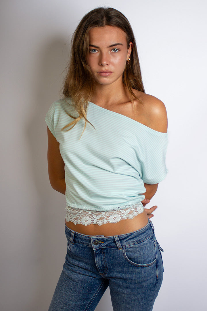 Lace boat-neck T-shirt – Subdued