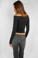 T-shirt with a boat neckline and lace