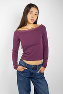 T-shirt with a boat neckline and lace