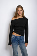 T-shirt with a boat neckline