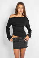 T-shirt with a boat neckline